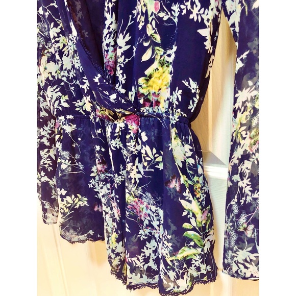 Stylish Floral Romper - Picture 2 of 4